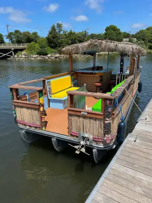 26’ Bennington Custom Tiki Bar Tri-Toon