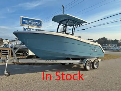 2026 Robalo R222 center console