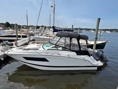 2020 Four Winns Vista 255 Outboard