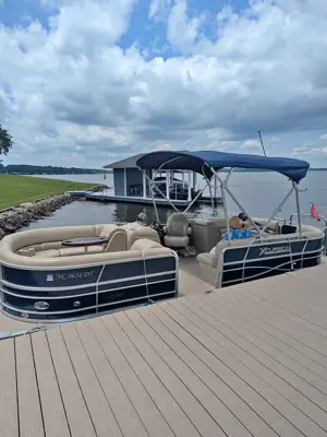 2013 23' Pontoon boat for sale
