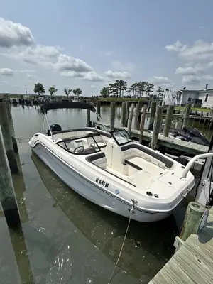 2023 Bayliner DX2200