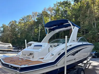 2013 Chaparral 264 Sunesta w/ Trailer