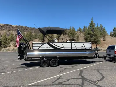 2020 25ft Southbay Tritoon