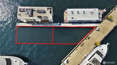 110' boat slip