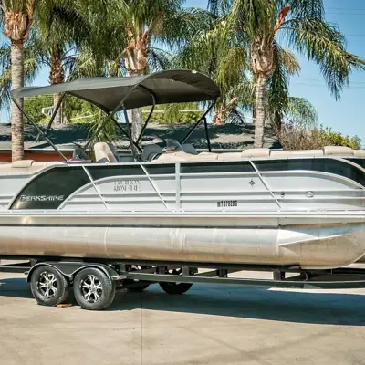 2019 BERKSHIRE 25E STS