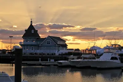 Schooner Island Marina