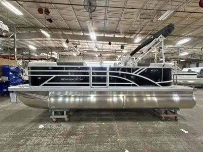 2027 Bennington 20 S1 STERN RADIUS
