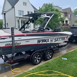 2011 Malibu Wakesetter vlx 21ft.