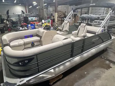 2026 Bentley Legacy 223 Swingback Tritoon & 200HP
