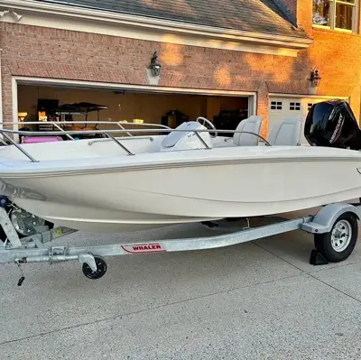 2022 Boston Whaler 160 Super Sport - 26 HOURS!