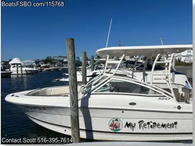 2017 Robalo R247 Dual Console — 24ft
