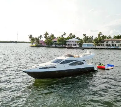 1999 Azimut motor yacht