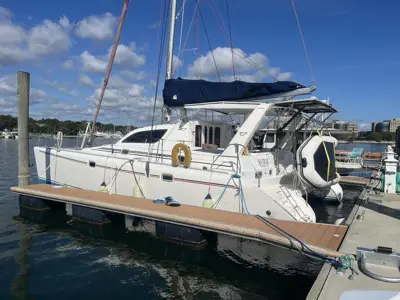 38' Robertson and Caine Leopard 38