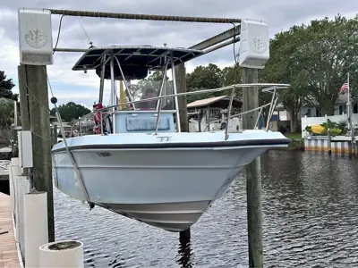 23' SeaRay Laguna deep V hull twin 150's center console boat