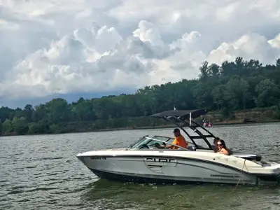 2019 Chaparral Surf