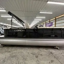 2022 Coach 243 RFC 3-SERIES TRITOON