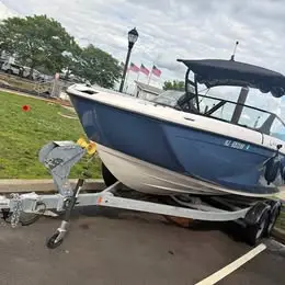 2025 Yamaha AR220