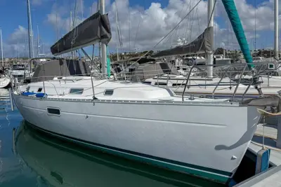 37 ft sailboat Beneteau Oceanis 361