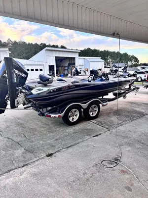 2011 Stratos 201 xl bass boat