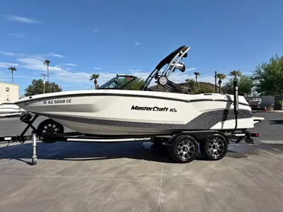 2023 MasterCraft NXT 22