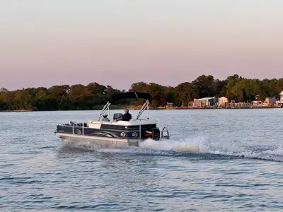 2013 Sun Catcher G3 fishing sport 20’ pontoon boat
