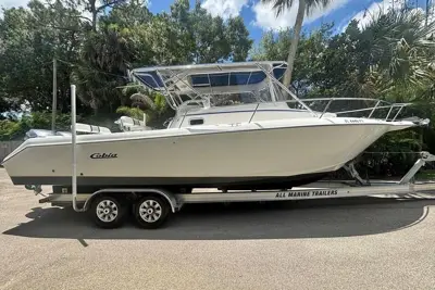 2003 Cobia 312 Sport Cabin – LOW HOURS