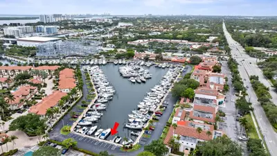 Boat slip Soverel marina palm beach gardens