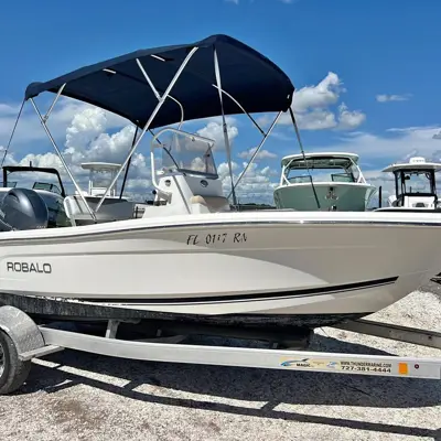 2018 Robalo R160