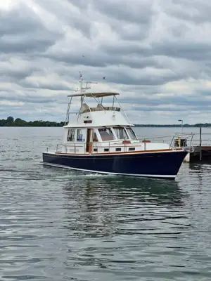 2004 Grand Banks 43 East bay fly bridge
