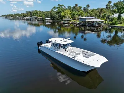 2025 43 Frontrunner Catamaran