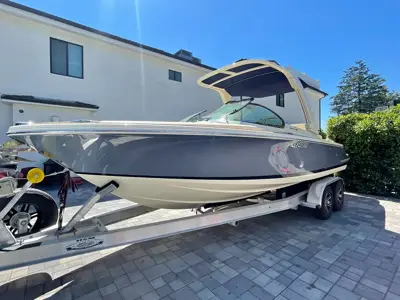 2022 CHRIS-CRAFT LAUNCH 25 GT Heritage Edition Fresh Water Only 10 hours