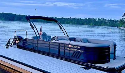 2023 Bennington 22LSB