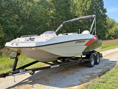 2023 StarCraft deck boat w 150 Honda outboard