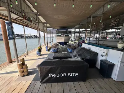 END Boat Slip w/ Lift