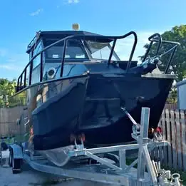 2022 Pilot House catamaran