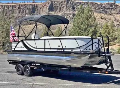 2020 Southbay Tritoon 523CR
