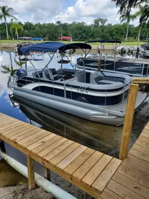 Bennington 22' Tritoon
