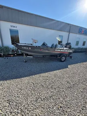 2018 Tracker Super Guide V-16