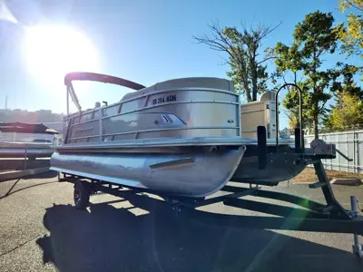 2021 StarCraft Pontoon EX 22 R