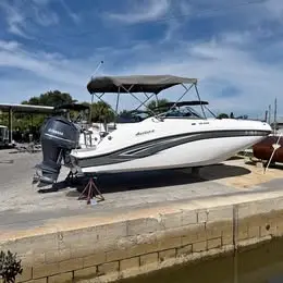 2020 Hurricane Sundeck 2486, Yamaha F250XB with 111 hours!!