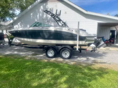 2018 Chaparral H20 surf, 21 feet