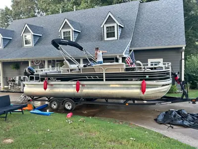 2020 24’Suntracker fishing barge