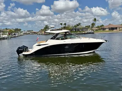 2020 Sea Ray 320 Sundancer Outboard