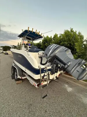 2004 Seaswirl Striper 2301 CC