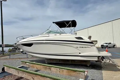2013 Regal 28 Express