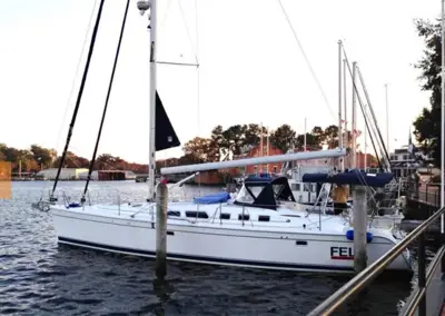 2009 Hunter 49
