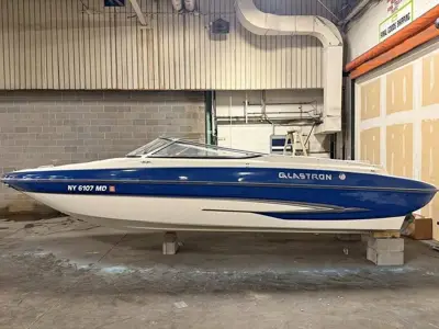 2007 Glastron GXL 235