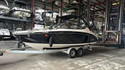 Yamaha Jet Boat 242 Limited S 2017 Low hours (Tampa)