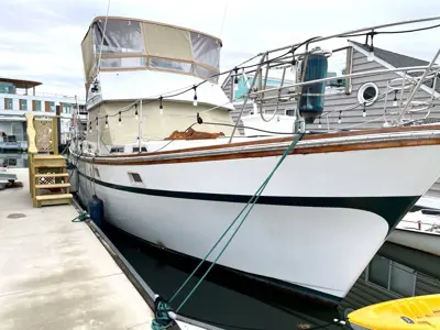 1982 41 foot trawler with liveaboard rights