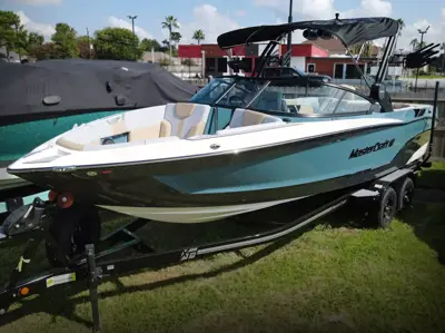 2025 MasterCraft XT25
